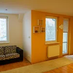 Spacious For Teams & Families With Balcony, Fast Wifi Near Center Lejlighed