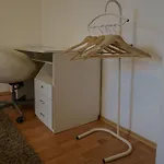 Spacious For Teams & Families With Balcony, Fast Wifi Near Center * Братислава
