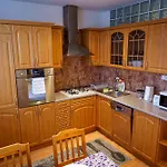 Spacious For Teams & Families With Balcony, Fast Wifi Near Center Апартаменти *