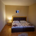 Spacious For Teams & Families With Balcony, Fast Wifi Near Center * Братислава