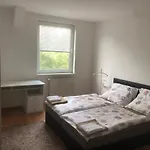 Spacious For Teams & Families With Balcony, Fast Wifi Near Center * Bratislava