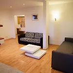 Lejlighed Spacious For Teams & Families With Balcony, Fast Wifi Near Center *