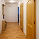 Lejlighed Spacious For Teams & Families With Balcony, Fast Wifi Near Center