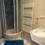 Апартаменти Spacious For Teams & Families With Balcony, Fast Wifi Near Center Братислава
