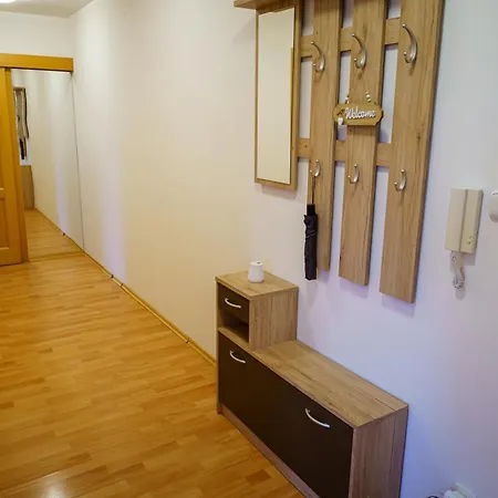 Spacious For Teams & Families With Balcony, Fast Wifi Near Center Apartmán