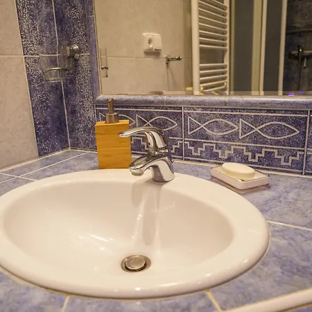 Spacious With A Fireplace In The * Bratysława