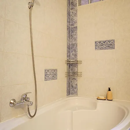 Spacious For Teams & Families With Balcony, Fast Wifi Near Center Apartmán Bratislava