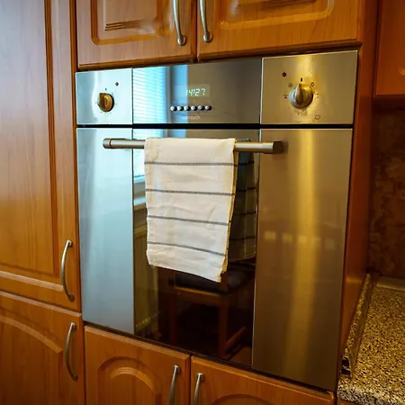 Spacious For Teams & Families With Balcony, Fast Wifi Near Center Apartmán