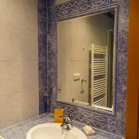 Spacious With A Fireplace In The Pressburg