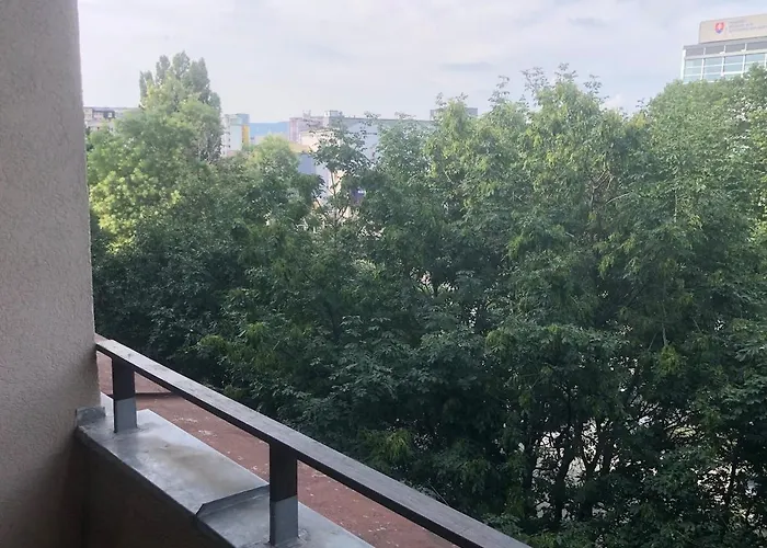 Apartment Spacious 2br For Teams & Families With Balcony, Fast Wifi Near Center