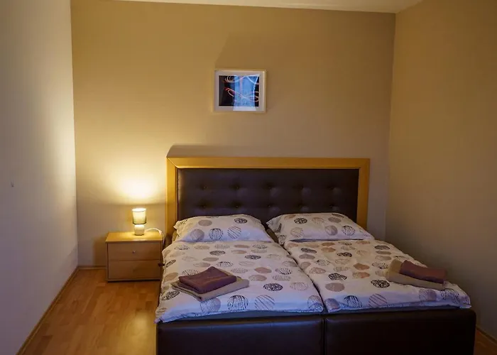 Spacious 2br For Teams & Families With Balcony, Fast Wifi Near Center * Bratislava