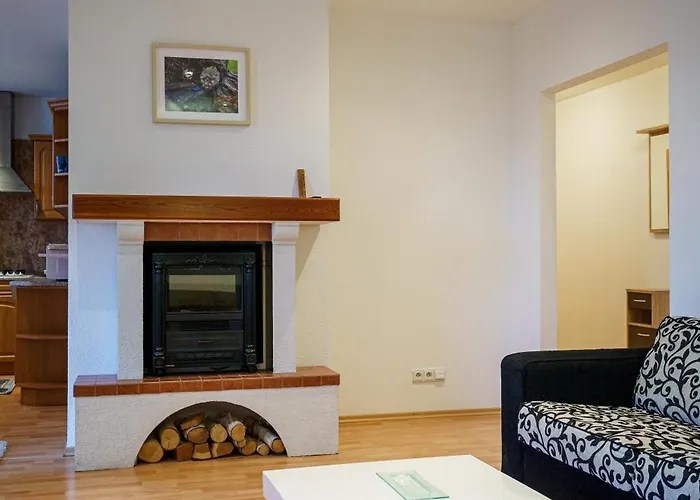 Spacious 2br For Teams & Families With Balcony, Fast Wifi Near Center Bratislava