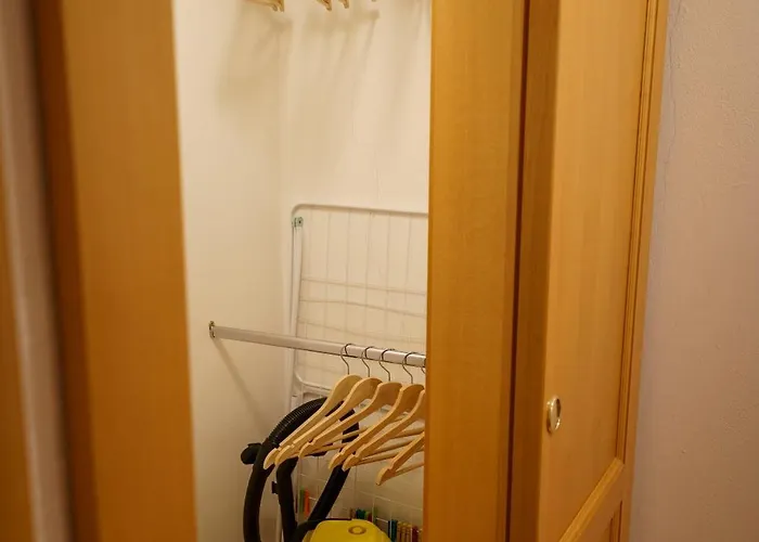 Spacious 2br For Teams & Families With Balcony, Fast Wifi Near Center 公寓 *