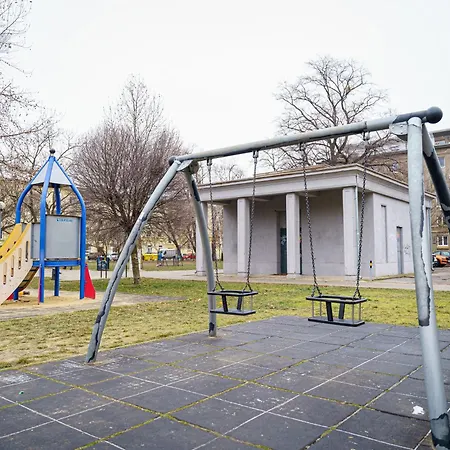 Spacious For Teams & Families With Balcony, Fast Wifi Near Center * براتسيلافا