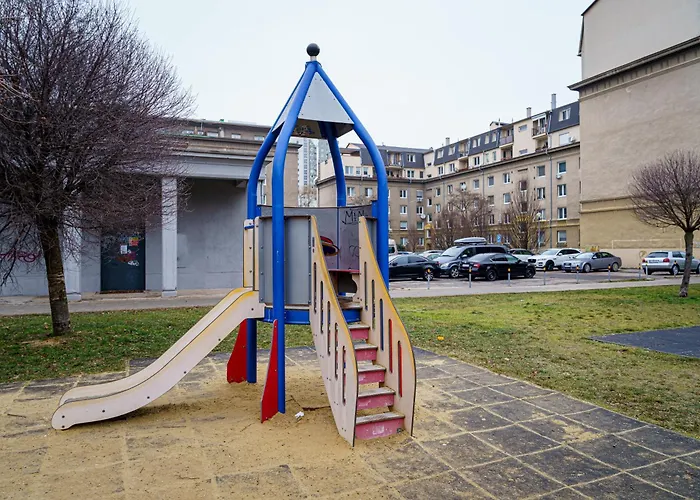 شقة Spacious With A Fireplace In The *